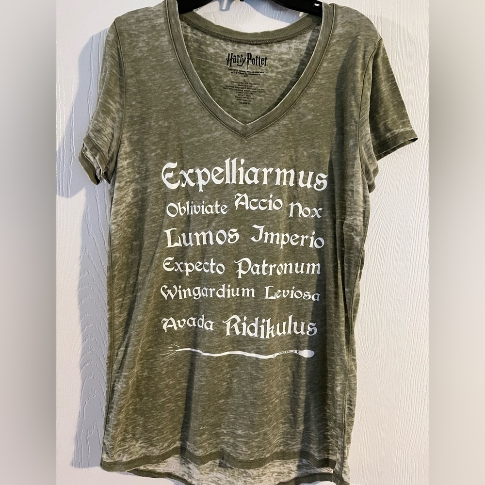 Young women’s Large Harry Potter t shirt